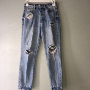 Light Denim mom jeans from Pacsun!